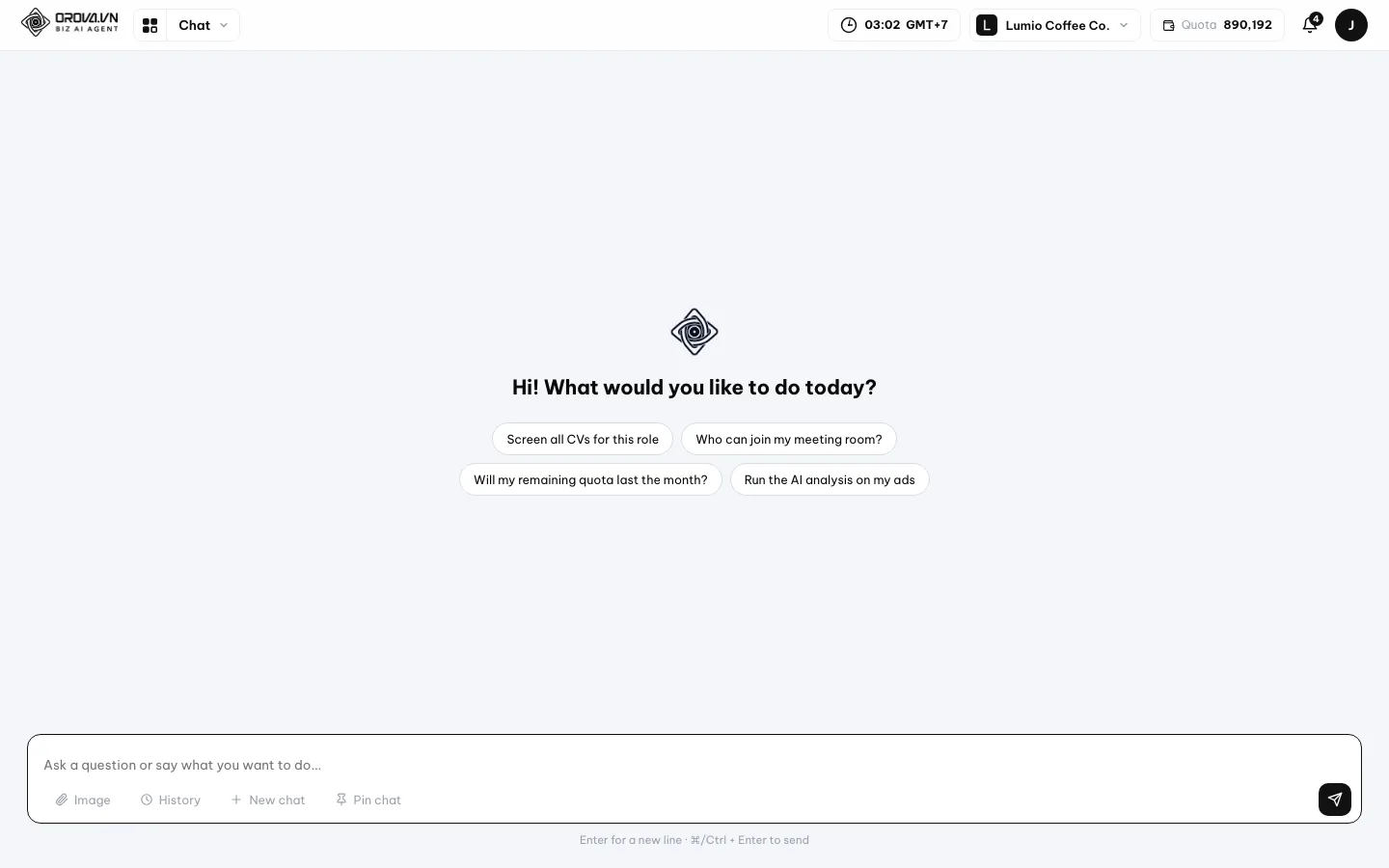 Schermata principale del workspace con la barra in alto e la casella di chat