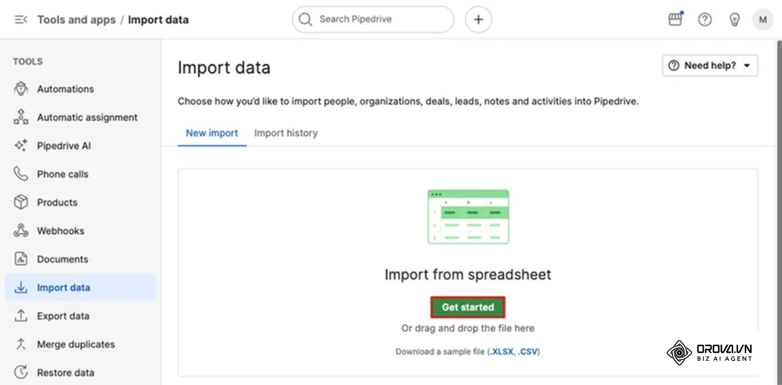 Pipedrive'i abikeskuse ekraanipilt: andmete import tabelist, kus kontaktid, tehingud ja märkmed laaditakse süsteemi XLSX- või CSV-failist.