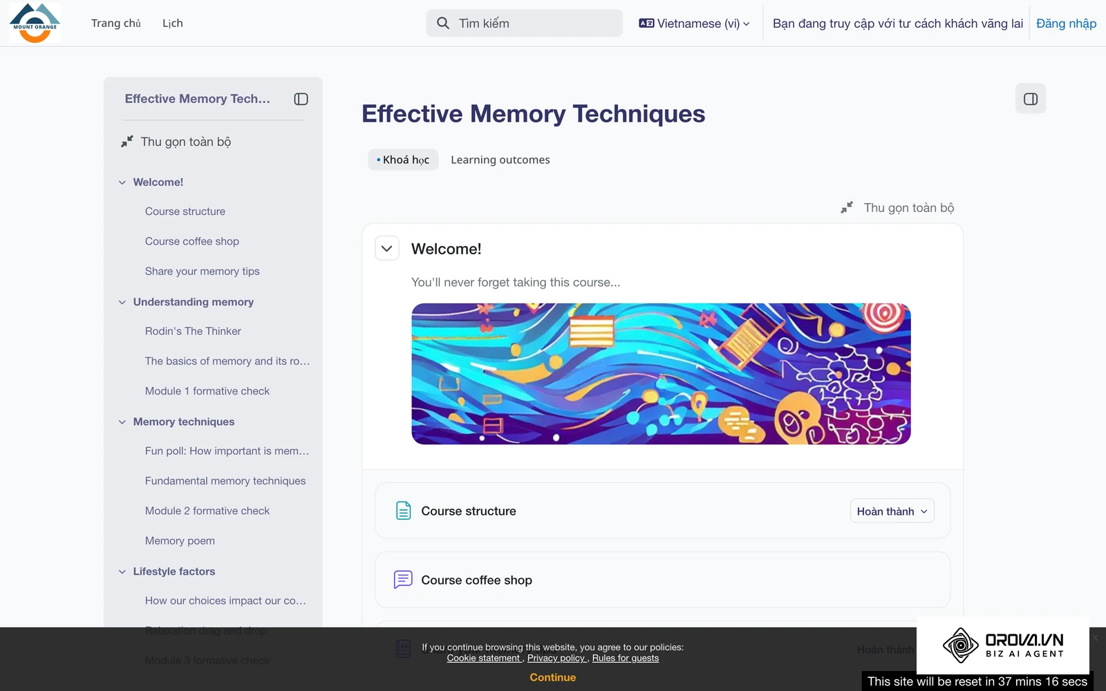 Trang khóa học trên Moodle LMS demo: học phần mở theo thứ tự, mỗi hoạt động hiển thị trạng thái hoàn thành của người học