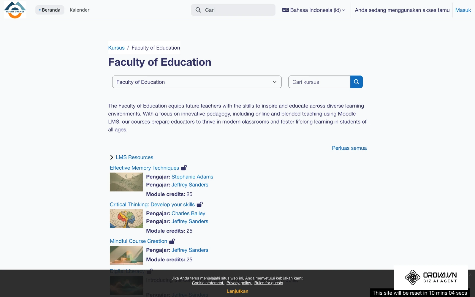 Daftar kursus dalam satu kategori di situs demo resmi Moodle: contoh cara LMS mengelompokkan materi per fakultas atau departemen.